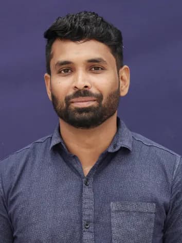Mr. Nikil, Physics HOD at PSSEMR School